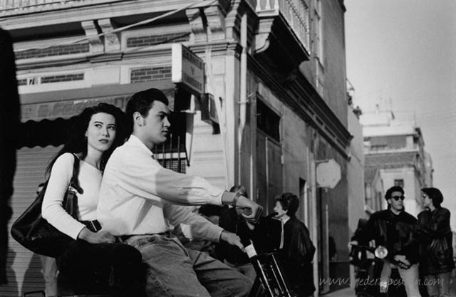 Instantanés - série noir et blanc - Scooter Espagne