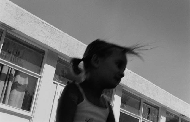 Instantanés - série noir et blanc - Enfant